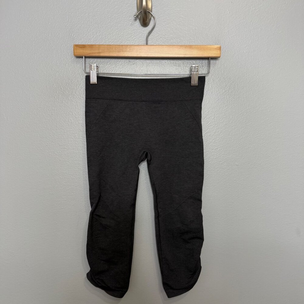 IVIVVA kids lululemon cropped heather gray leggings size 10
